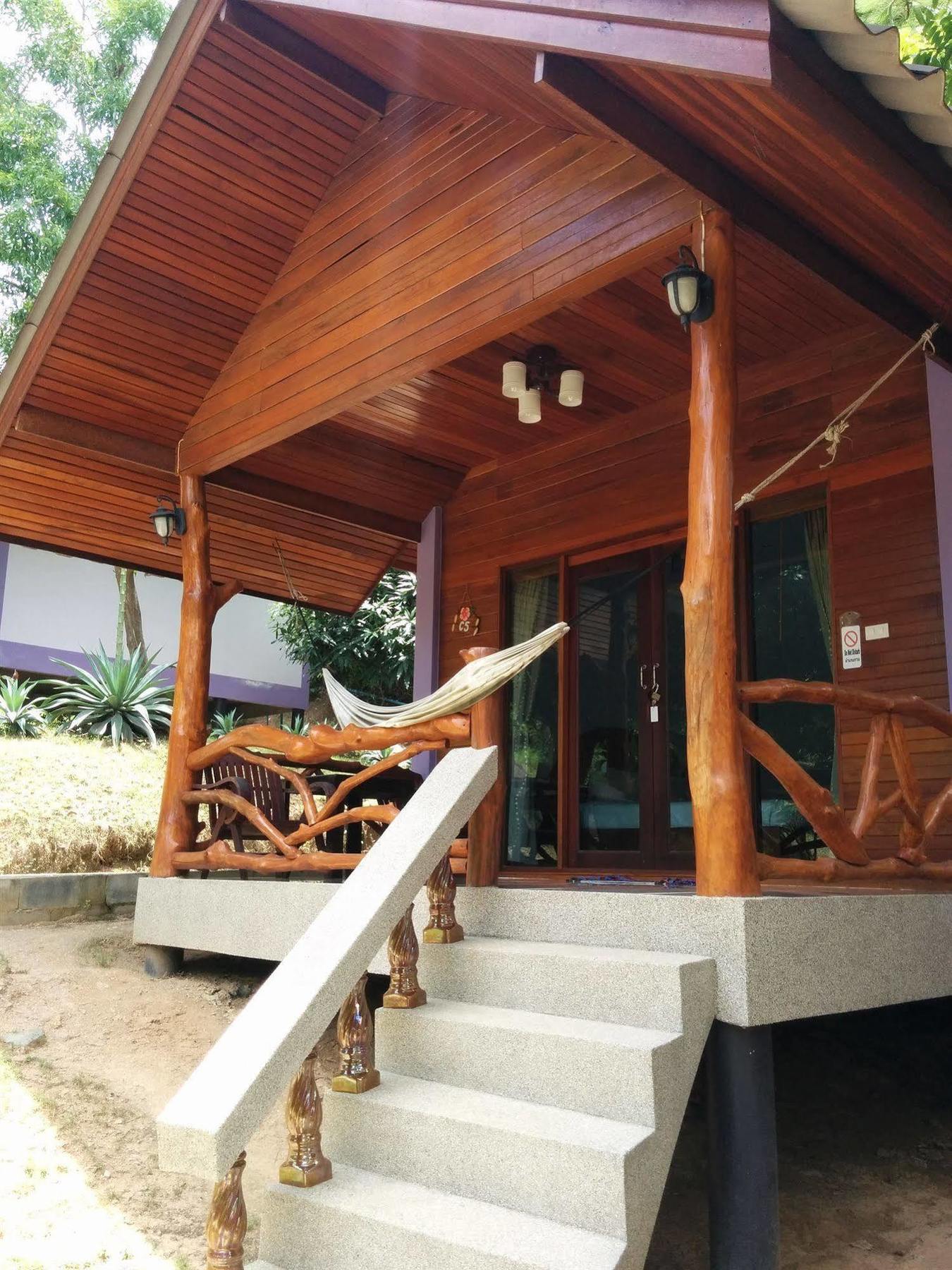 รีสอร์ท บ้านใต้ รีสอร์ท 2*